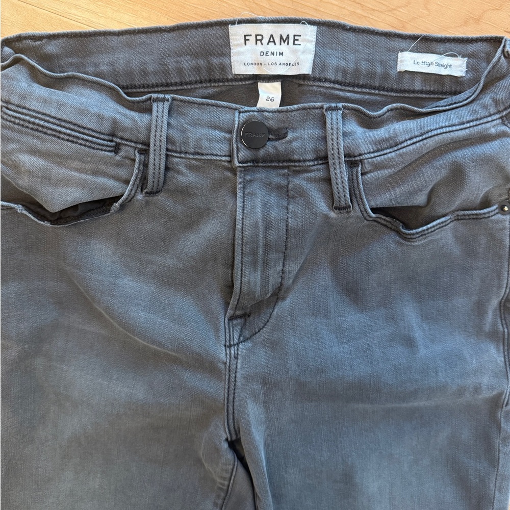 Frame Jeans. Gray, size 26, Le High Straight

In good condition